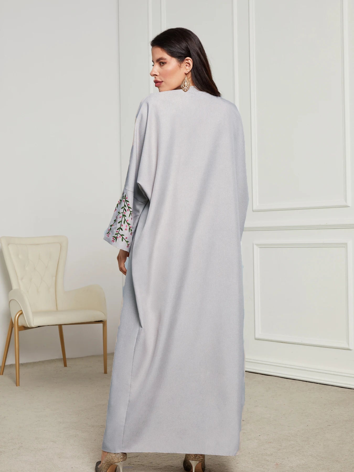 Arab Clothing for Women | Vibrant Kaftans and Abayas