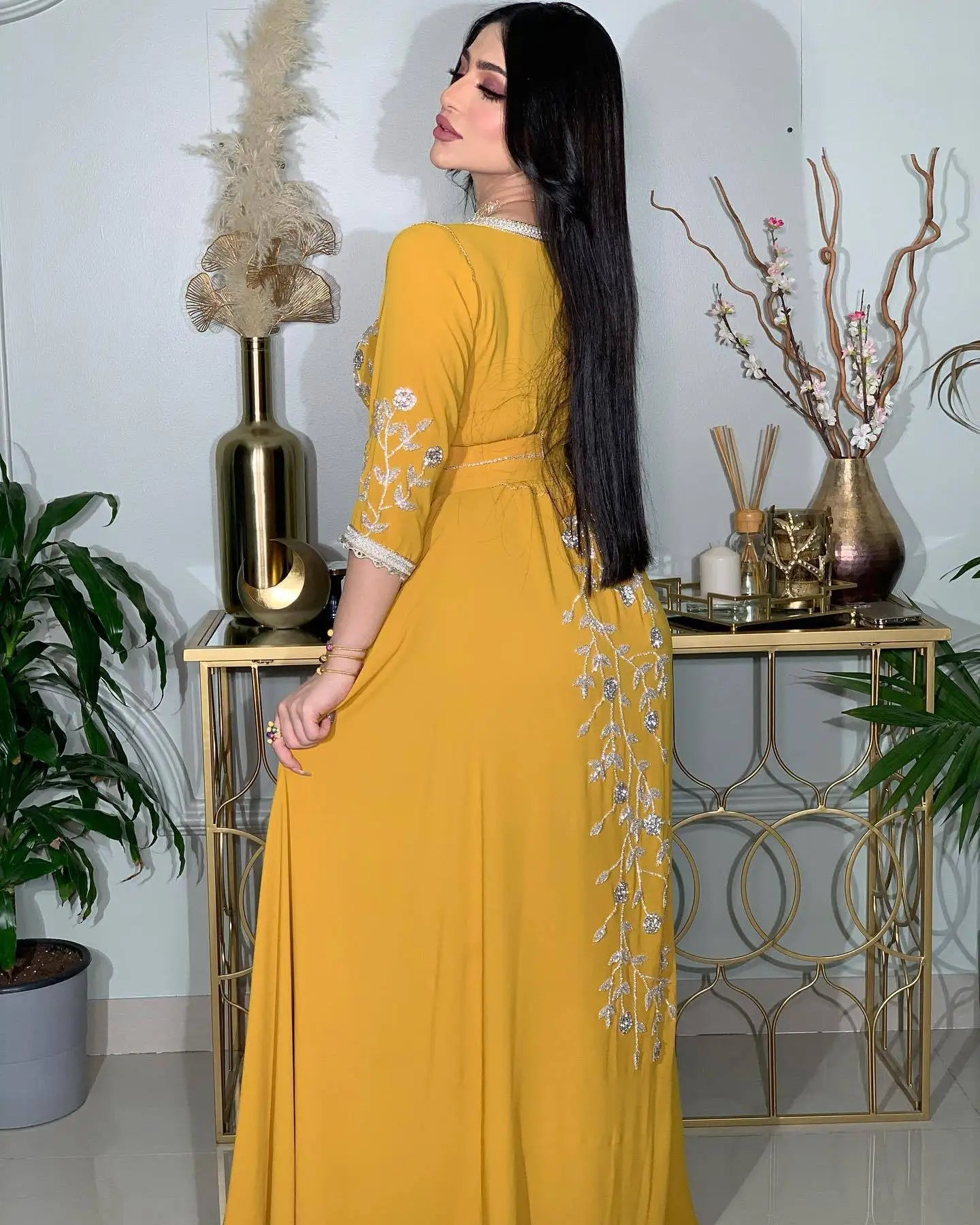 Embroidered Gown for Special Occasions, Muslim Arabic Wedding Dress for Women & Takchita