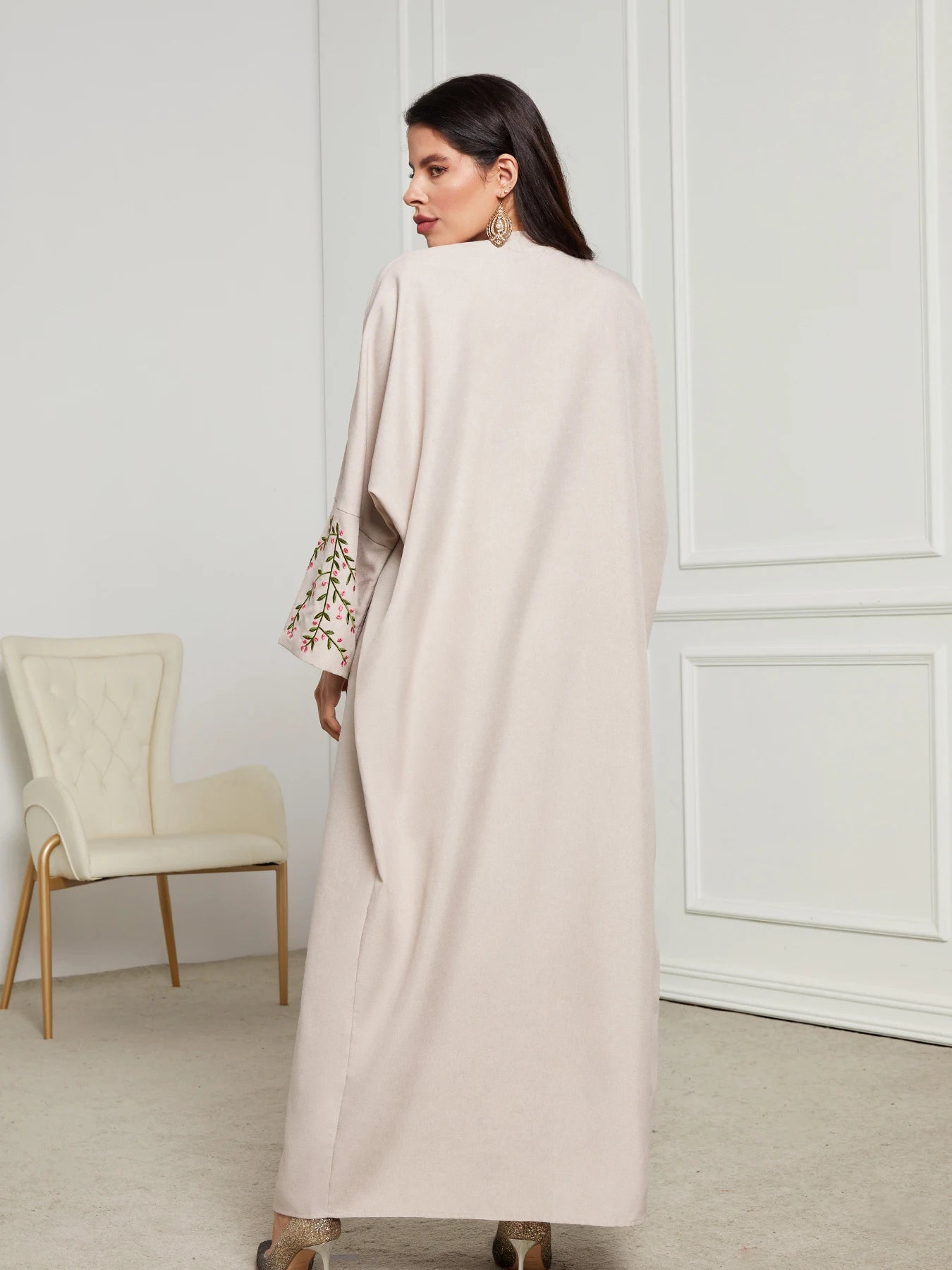 Arab Clothing for Women | Vibrant Kaftans and Abayas